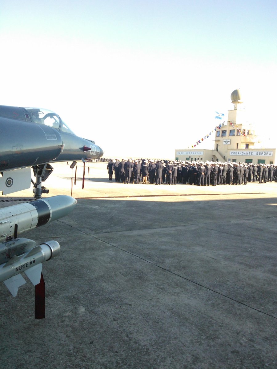 VerdadBahiense's tweet photo. Conmemoración d una gesta inédita #Malvinas hundimiento d Sheffield, día d la #AviaciónNaval #BaseEspora #BahiaBlanca http://t.co/xcqq4RRYmY