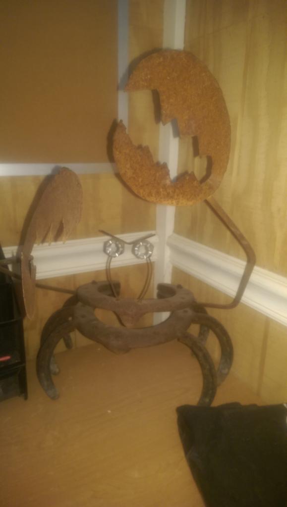 SherryTenney's tweet photo. My crab made out of old horse shoes http://t.co/OpWp7z8UJV
