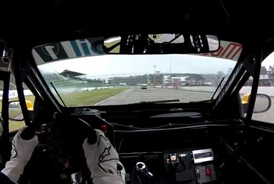 PrimerPlanoCo's tweet photo. ¡A fondo! Así se vive una vuelta rápida con @diegofmejia en el #TwingoII del @AutostokTeam http://t.co/xixFVMsbgX http://t.co/mFT5GbUKsY