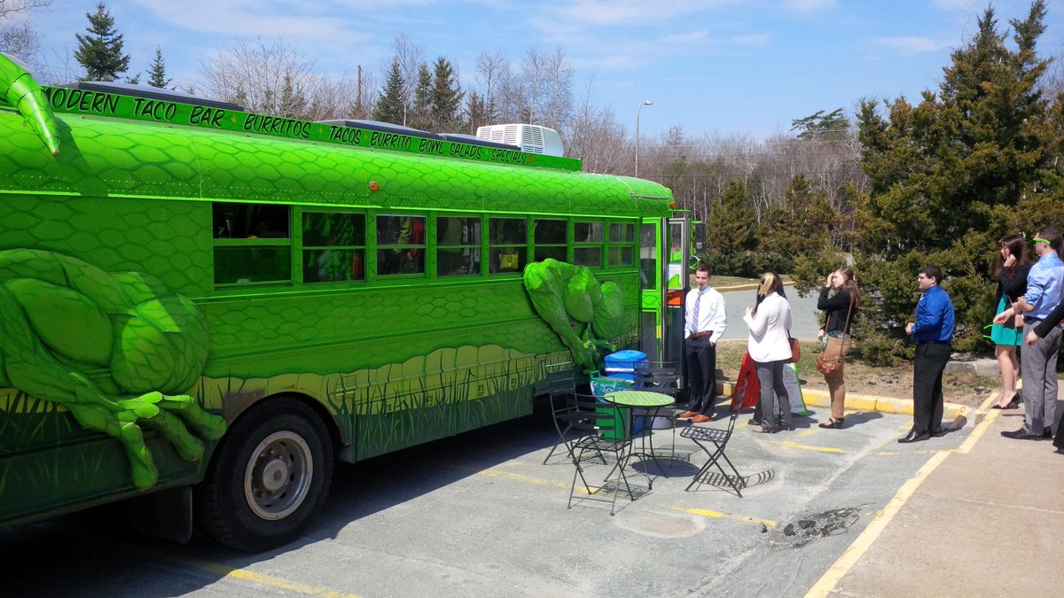 ATLCAN_EH's tweet photo. No better way to start #ERACIntern2015 than a visit from the @HabanerosHRM gecko bus. @ERACCareers Rent a Gecko? http://t.co/rXgnWEoN91