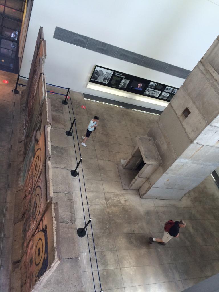 Dcrowe2015's tweet photo. #dcskylion Berlin Wall http://t.co/VgPfMKaCu6