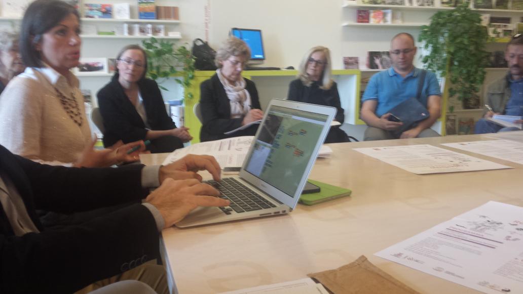 CoderdojoRE's tweet image. @ValeReggio parla e i mentor giocano,  anche questo è #coderdojore #innovaRE