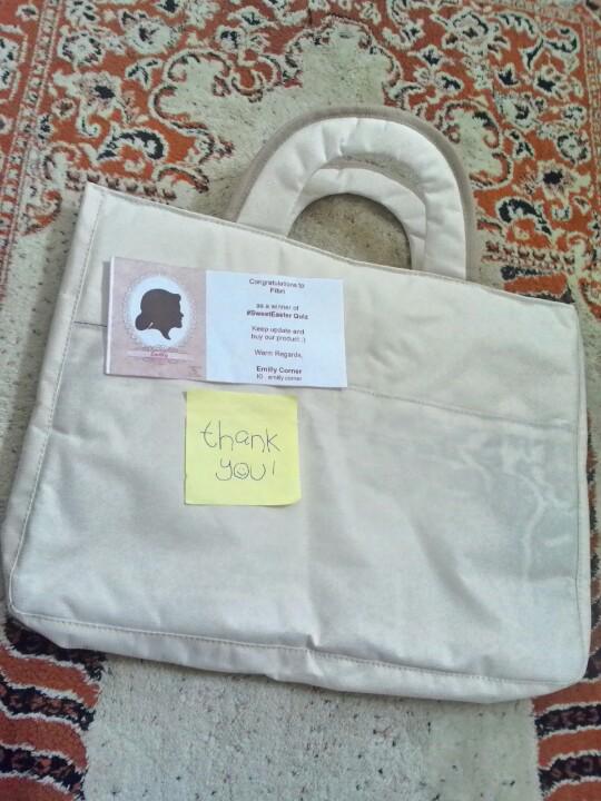 fibri_27's tweet photo. Dear @emilly_corner thank you for the gift. I really like it 😙 http://t.co/QsSOOAldpg