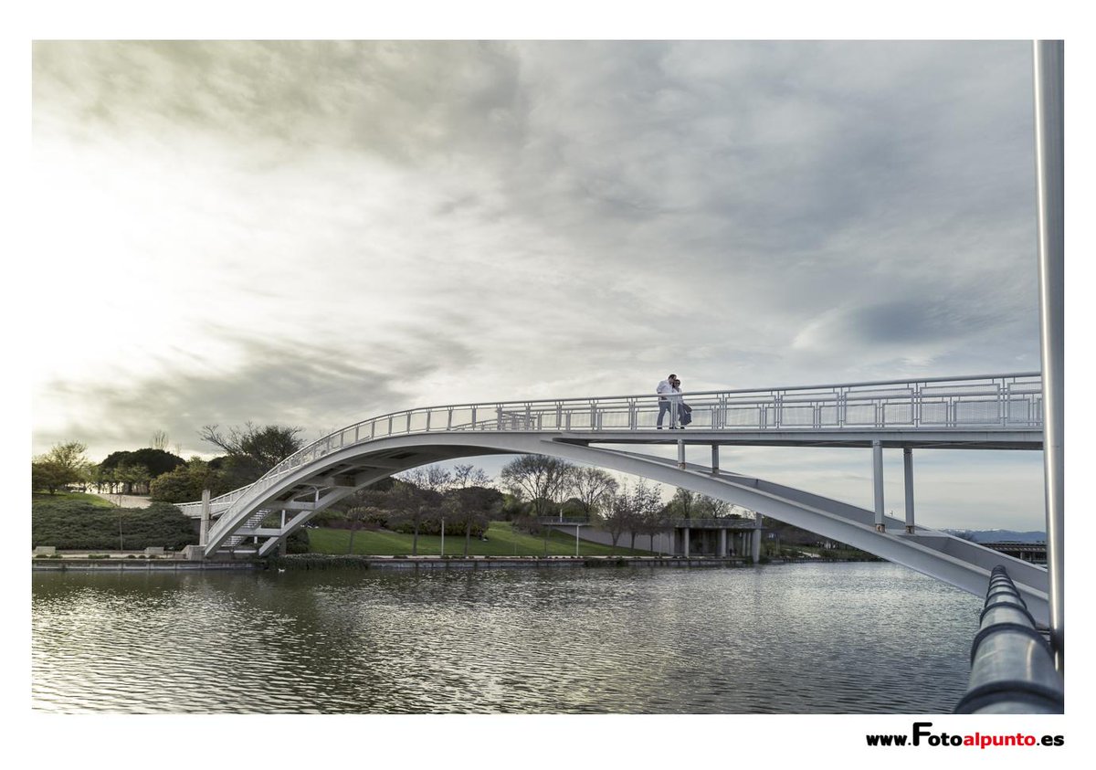 Si tengo que elegir una luz, me quedo con la de la primavera. 
Entre bodas... uno de los últimos #preboda realizados.