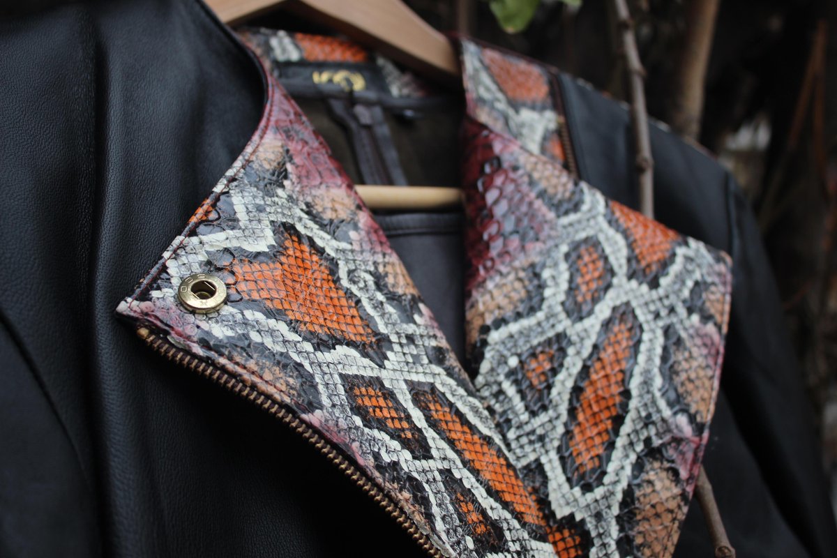 As you can tell...we are obsessed with prints! Anyone else loving the detail on this jacket?