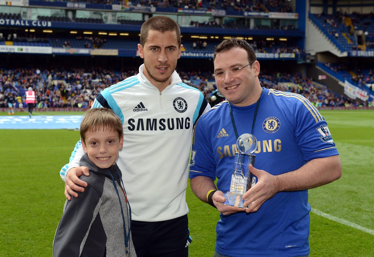 ChelseaFC's tweet photo. Eden Hazard won our Supporters’ Clubs’ Player of the Year award ahead of Sunday's victory... http://t.co/F5P3mtwwtp http://t.co/skHdJcDExu