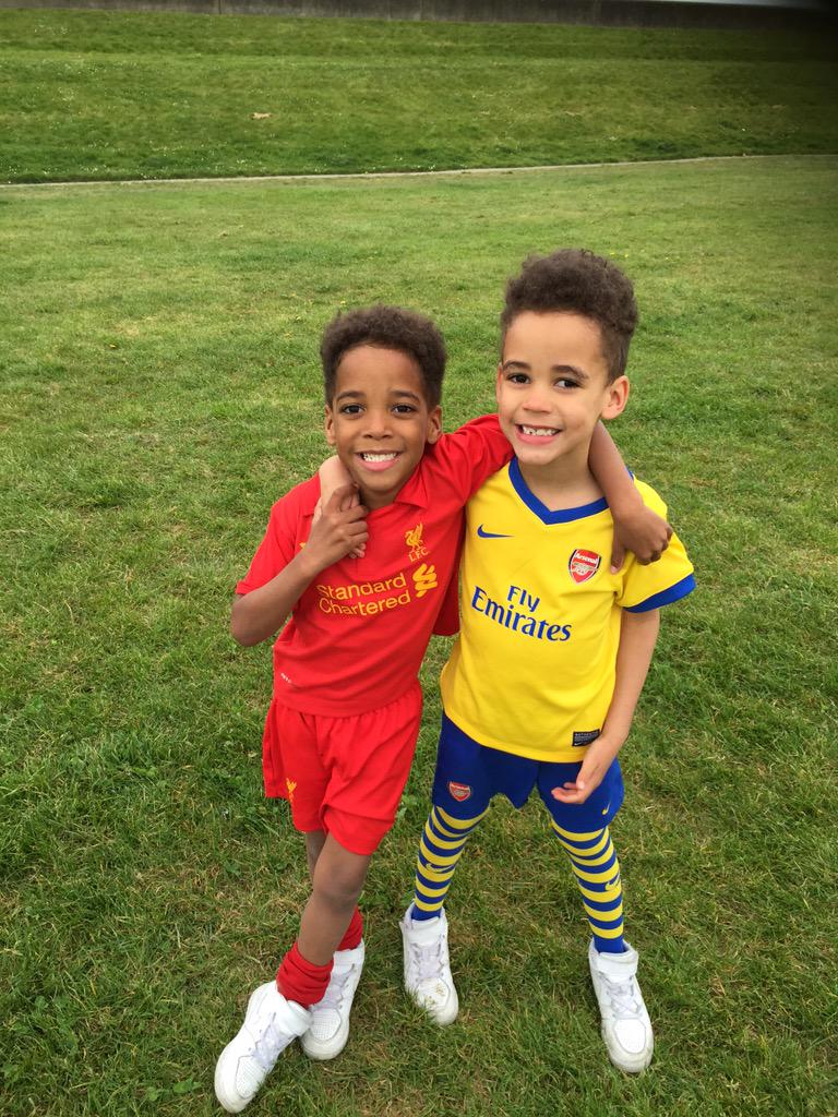 mgusthuff's tweet photo. Just played football with me nephews  a mini @sterling31 and a mini @Alex_OxChambo http://t.co/QDW1Bx2jwu