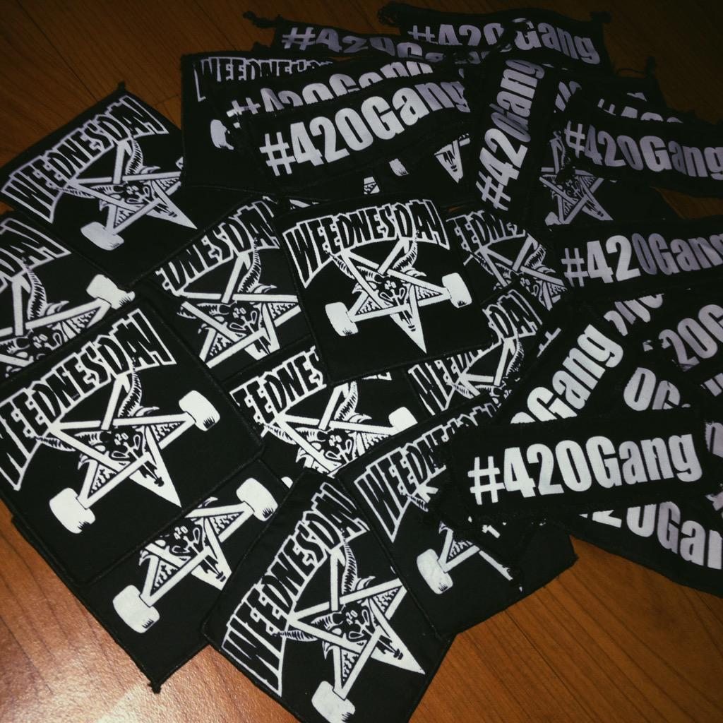 Patches ini bakal kita jual pas acara #UnderTheInfluenceFest tgl 17mei (minggu) di pasar segar depok! #UTIfest