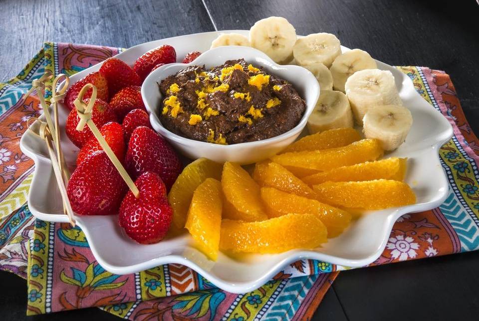 ChocolateTravl's tweet photo. Hummus may seem like an odd #friend for #chocolate.. but we love diversity! http://t.co/B6dgI6igEp http://t.co/9T18tQ2sfq