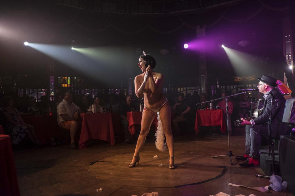 LowdownHokum's tweet photo. @LowdownHokum: Spread the word. We are at #TheFlyingSaucerClub Jul 17 - Book Now http://t.co/6wBtYKq00k http://t.co/paCzSIDFSf