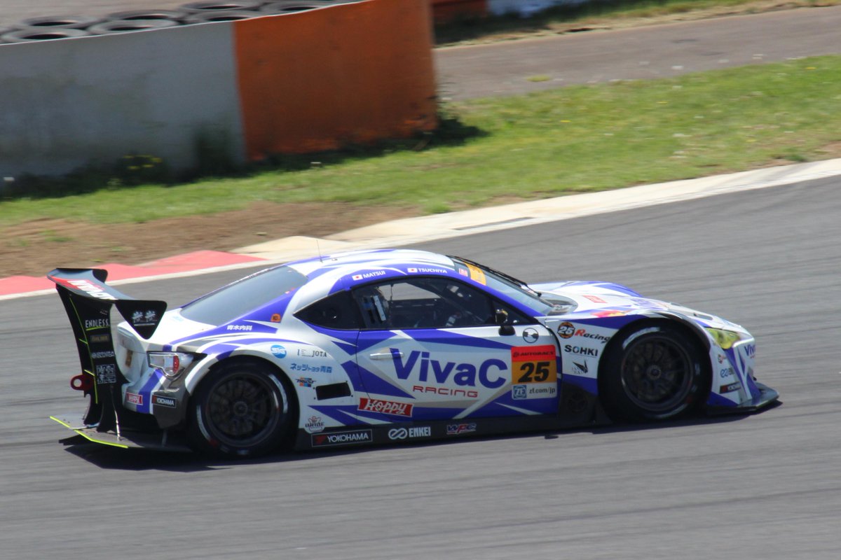 いえろん Na Twitteru Gt300のbrzと86 Jaf Gtとgtマザーシャーシという規格の違い から生まれるリアのボディメイクとエアロの処理の違いが注目ポイント ホイールベースとリアタイヤ後部のボックスのお陰でbrzのかっこよさが光る Http T Co Rruq3ewcbu