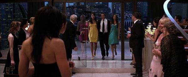 ViatgerumES's tweet photo. El ático donde vive Batman en El caballero oscuro es la suite del piso39 del Wyndham Grand,de Chicago #hotelesdecine http://t.co/UVgkeHnAVi