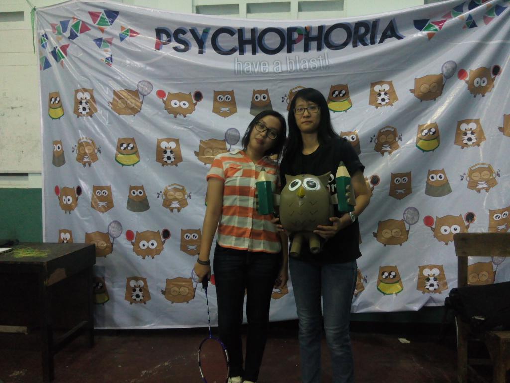 [Badminton Tunggal PI] I Set 
<a href="/TweepsyUA/">Psikologi UNAIR 2012</a>  vs <a href="/psikolastok/">Psikologi Unair 2011</a>  
5 - 21
#skorPsychocup2015