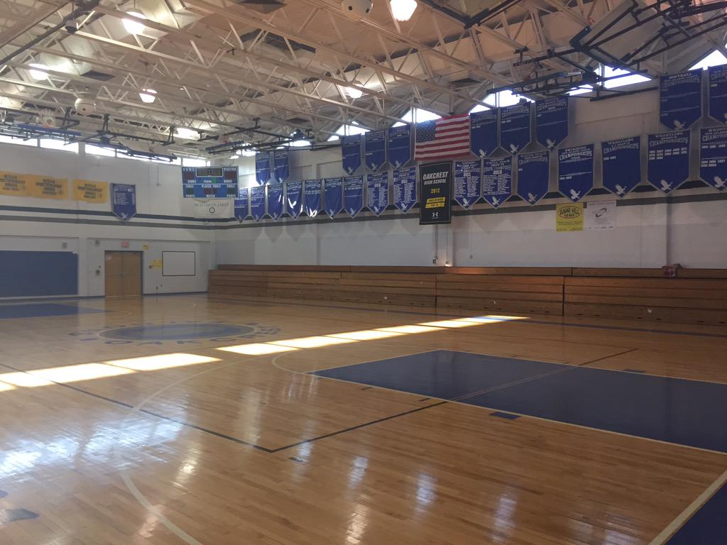 KyleDeFrancisco's tweet photo. Banners hanging proud in the gym #21Comm #OperationOak #projectpositivity http://t.co/YScb8nrLAJ