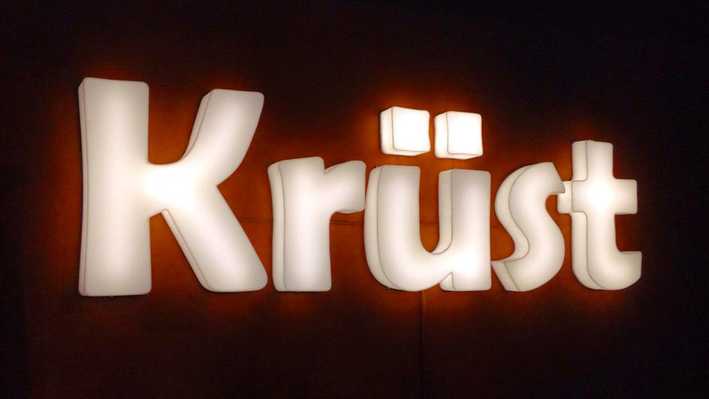 AllAboutDublin's tweet image. Great chatting w/ @Garretflower just now at the @KrustBakery #SmartBakery on George&apos;s Street. Gotta love these guys!