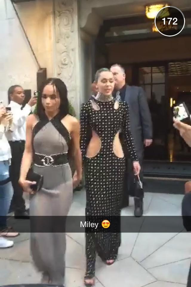 MileyCFrenchS's tweet photo. @noahcyrus your sister look amazing like you😻 http://t.co/aObPXq8dqI