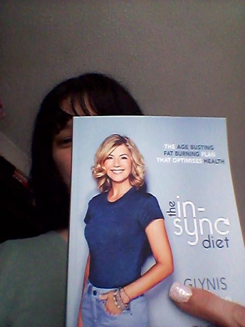 Suzywoo70's tweet photo. @MsGlynisBarber my #insinc book has finally arrived http://t.co/7YmyhZ5Vm5