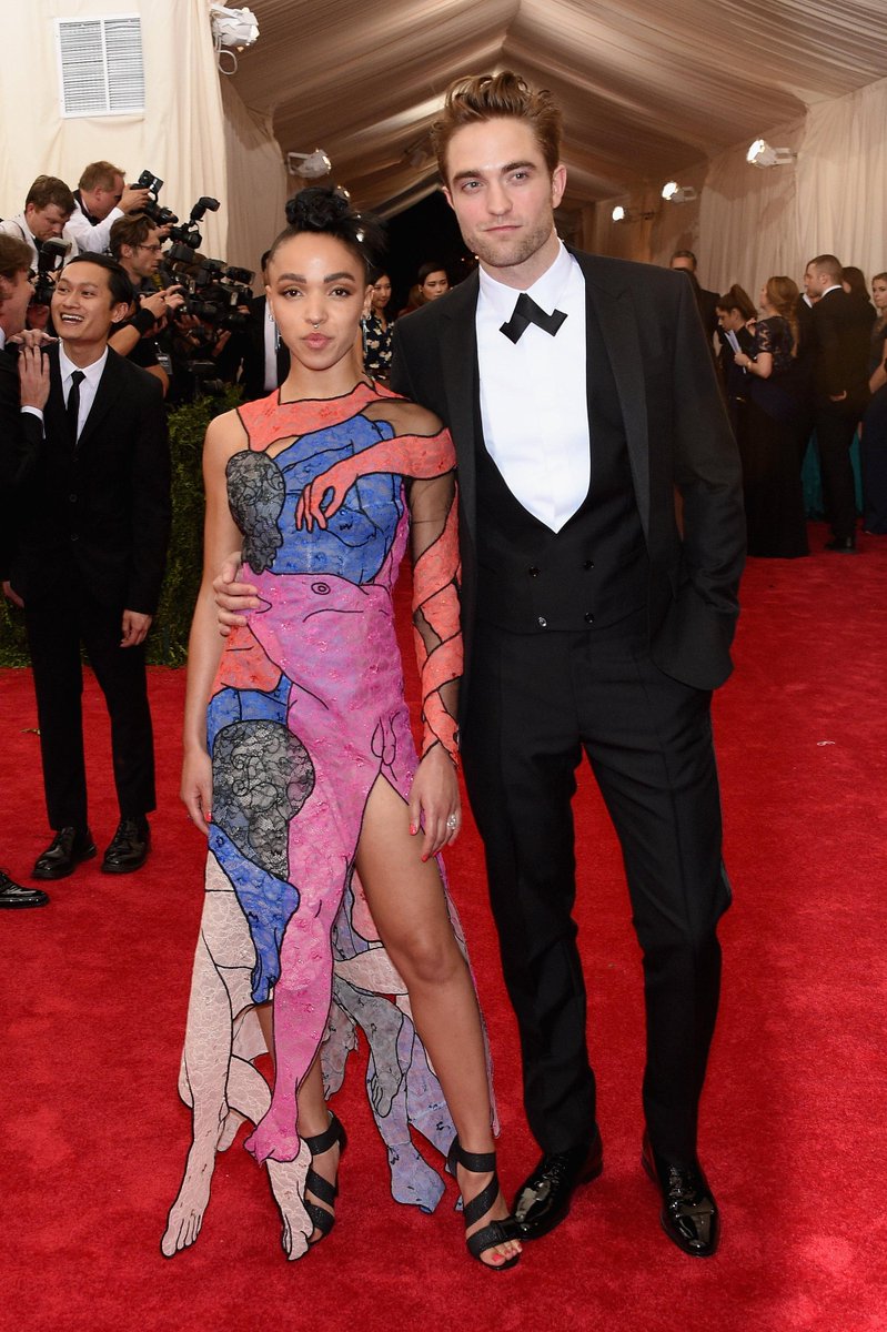 LondonFashionWk's tweet photo. See which stars wore red carpet looks from #LFW designers at the 2015 #MetGala: http://t.co/kaa2ZEZNOA http://t.co/7rujtwztUa