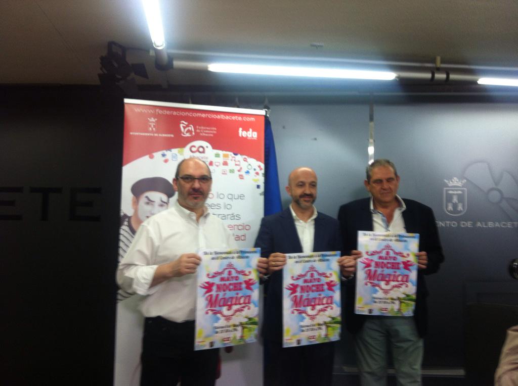 FedComAlbacete's tweet photo. Presentada la Noche Mágica del próximo viernes 8 de Mayo @albacetecentro y @elcorteingles http://t.co/m0pwezafmx