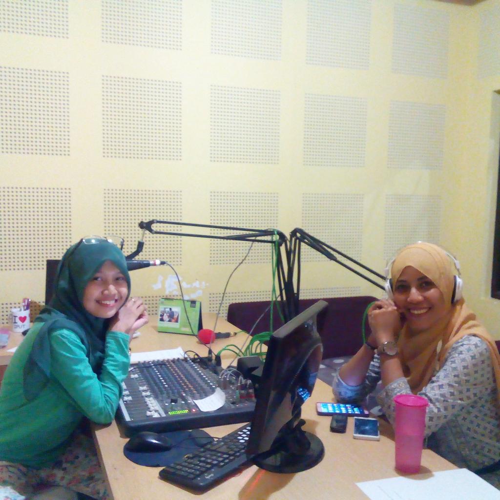 vradiomataram's tweet image. Airing now #FindAlumni only on 87,6Fm Vradio.. gbung yuk (0370)623458/ 081236266876 sampai dngan jam 10 malam vivers!