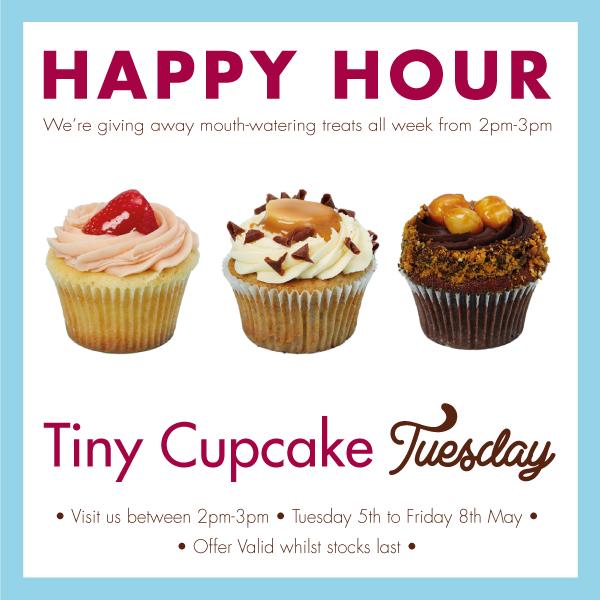 lolascupcakes's tweet photo. Today its Tiny Cupcakes, so why not pop down & pick up your fav! #lolascupcakes #CanaryWharf #giveaway #tinycupcakes http://t.co/QsL3v9call