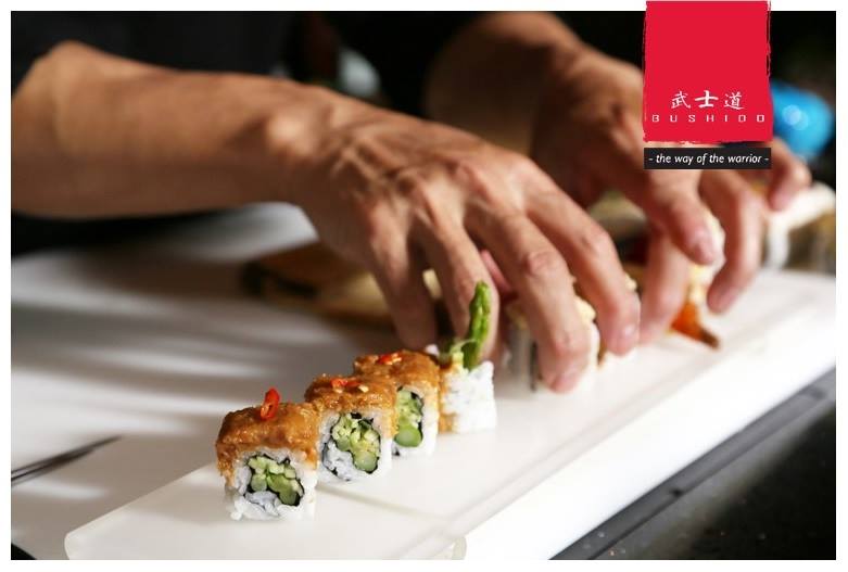 mealplak's tweet photo. Sushis sublimés par le très grand Bushido Lounge (restaurant japonais) !
Délicieusement beau #Mealplak #sushis http://t.co/zRCDlbGH7y