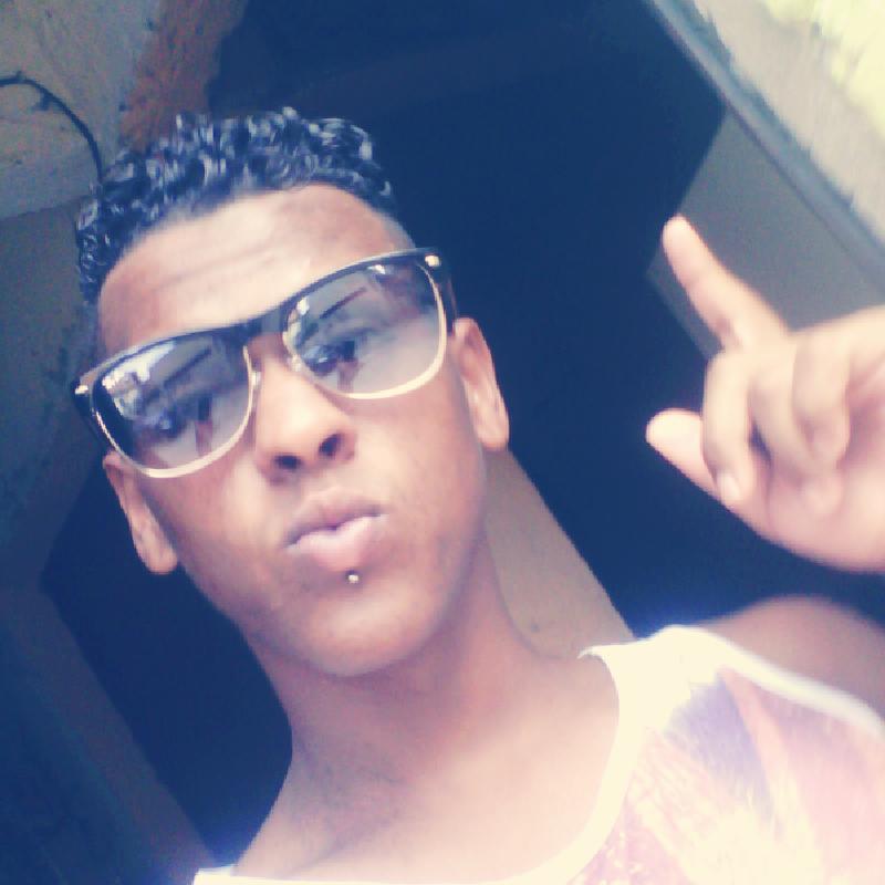 MottaDenylson's tweet photo. Nunca deixa de mudar pra agrada os outros . http://t.co/oCNz9gXeeE