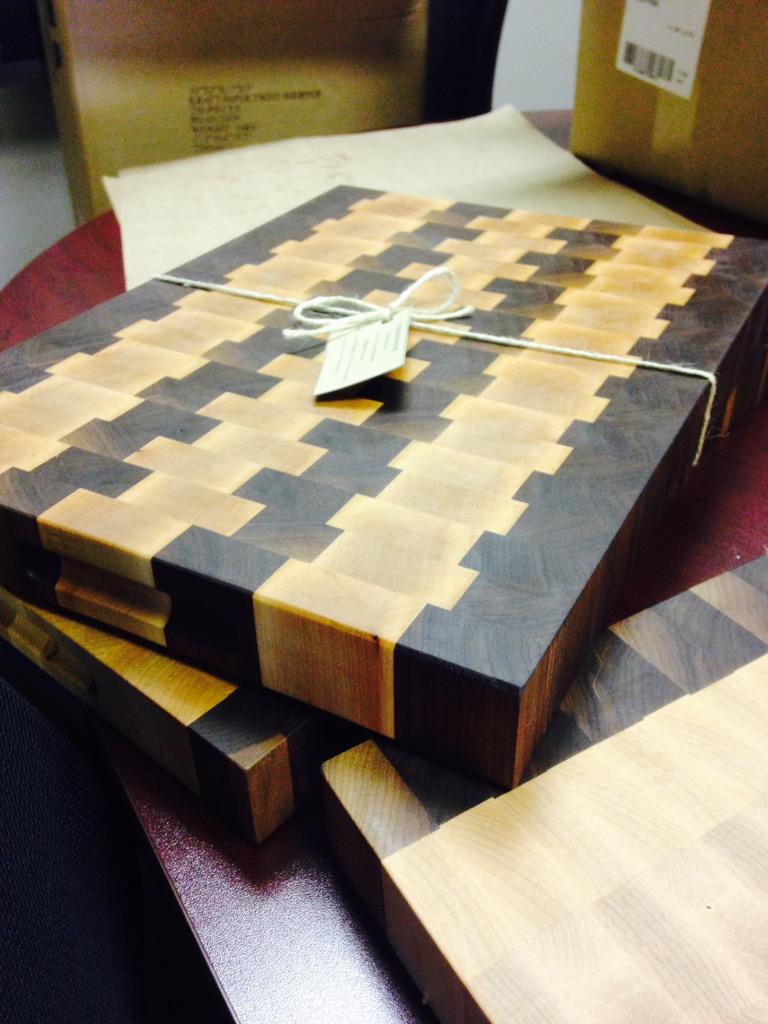 CrossanMsc's tweet photo. New locally made cutting boards found at @ecscoffee #mothersdaywishlist http://t.co/kmUcYLMLW4