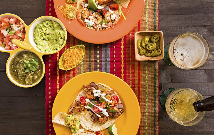 SELFmagazine's tweet image. A killer healthy Mexican dinner for #CincoDeMayo on.self.com/1OX1DdT