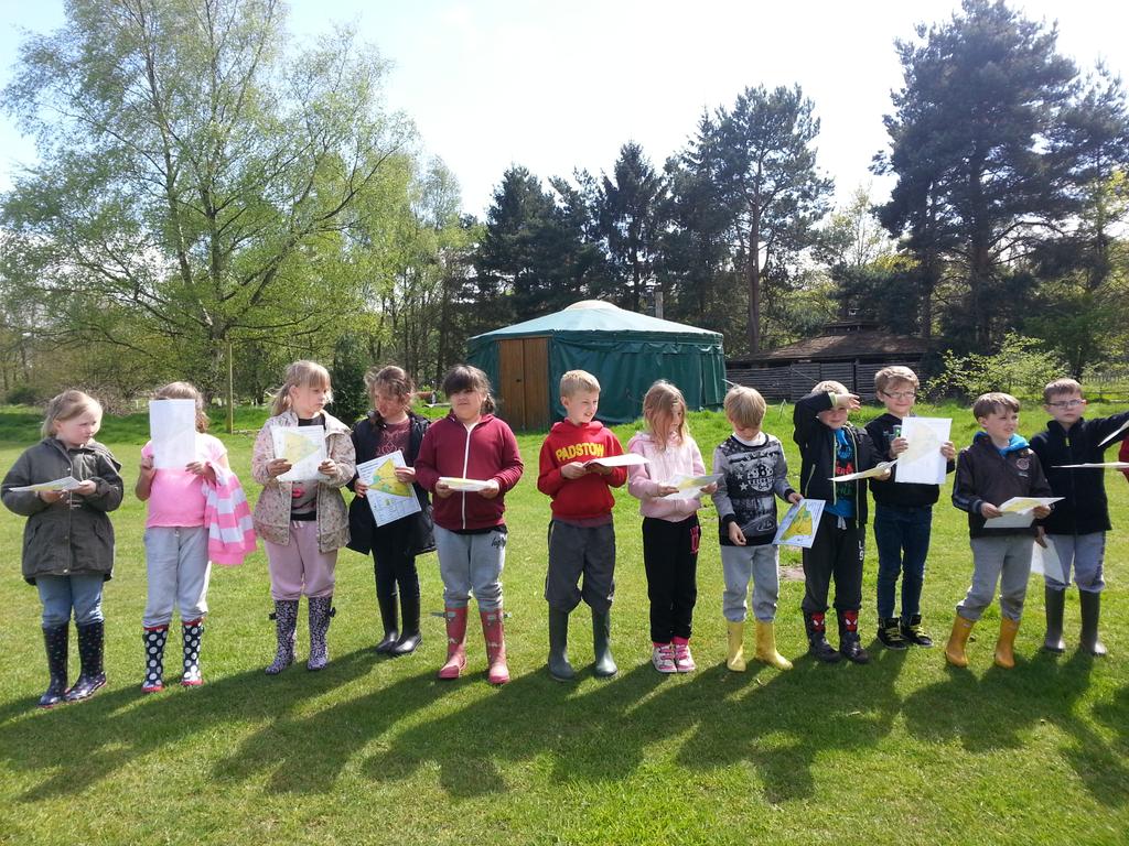 SwWhetton's tweet photo. Geocashing with Team B! #Year3oncamp  @EtchingHillCE http://t.co/wAKsEUoqpw