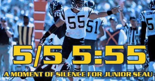JonE_Boltpride's tweet image. A moment of silence later today in honor of Greatne55 @Chargers   #Seau #Greatne55 #BoltPride #KeepTheBoltsInSD #55