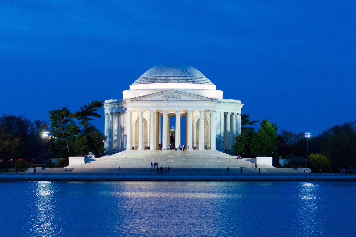 DMVPics's tweet photo. Jefferson Memorial Predawn http://t.co/nPB0jcdJ0N