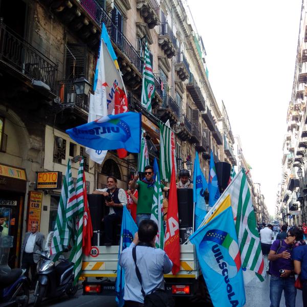 I Co.co.co. della scuola dopo 20 di precariato meritano stabilità e dignità! #labuonascuola siamo noi.