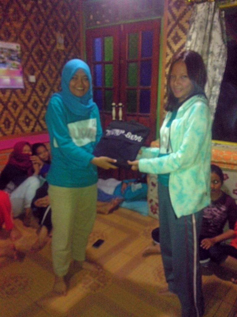 Selamat yah untuk ketua kita yang baru, semoga teater semu semakin sukses dan jadi kebanggaan sekolah Amin @Tikaas13