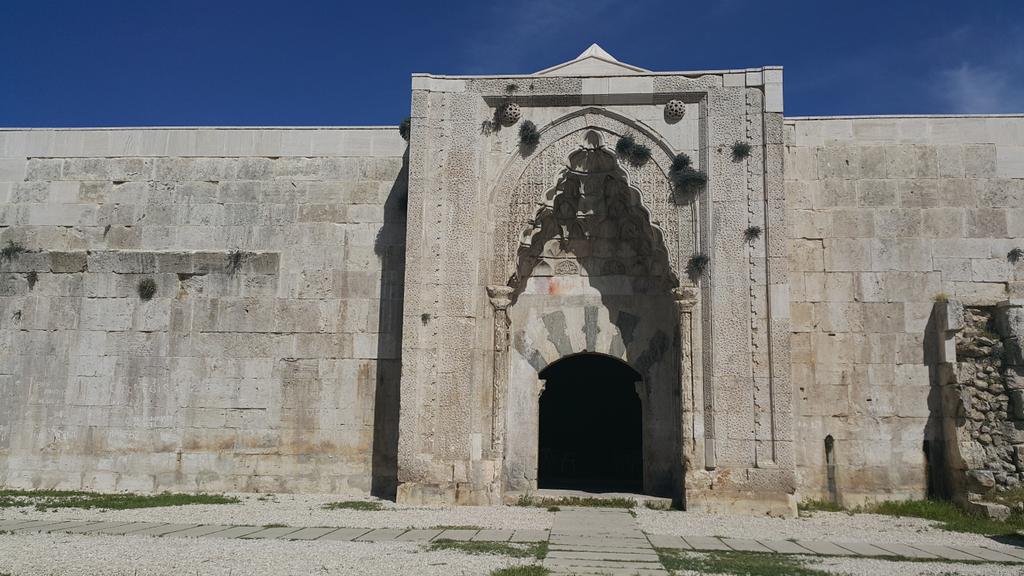 Bucak - Susuz Kervansaray <a href="/hasankurklu/">Hasan Kürklü</a>