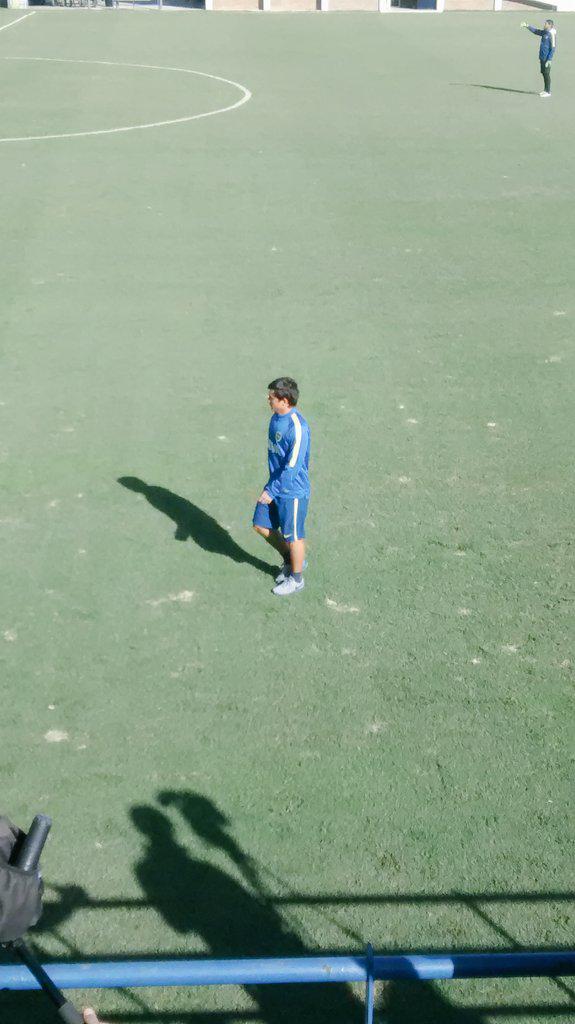SoyBocaRadio's tweet photo. Cubas gran figura en la victoria del domingo entrenándose en Casa Amarilla. @agus_gonzalezzz http://t.co/614tlUWT18