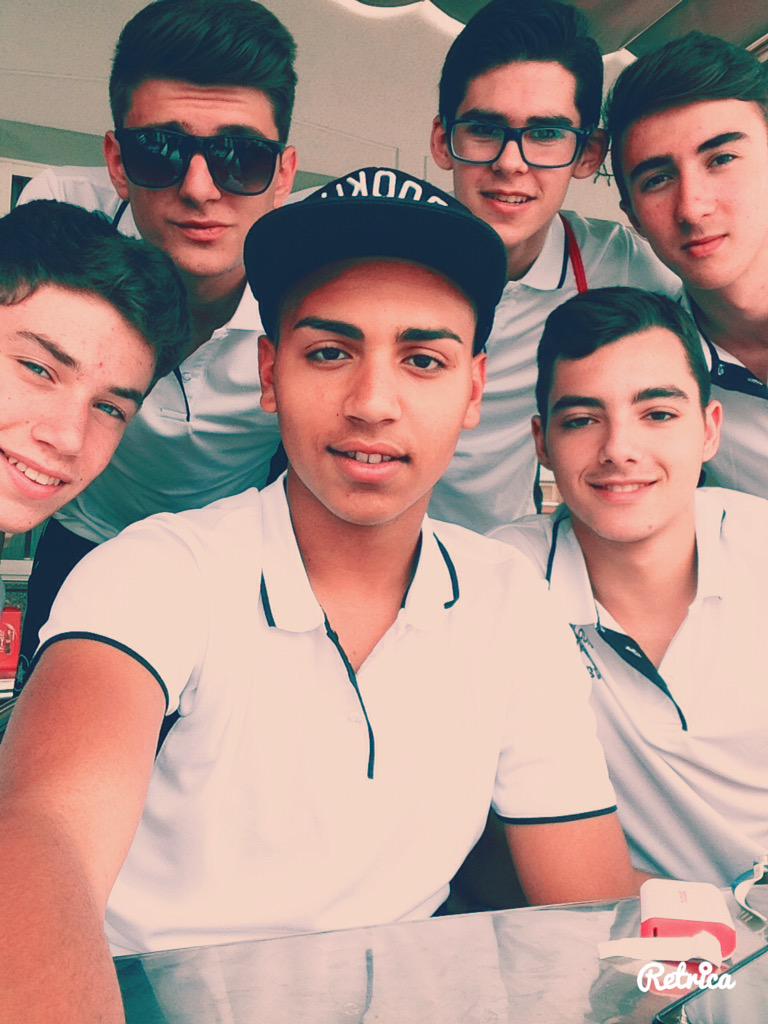 alexitoxtv's tweet photo. 👌🏿🙋🏿🙈 @almoragil3 @borjaxtv @RubnFerre @TomasJuanRoca @CarlosMrt2 http://t.co/7f8pYjGgNu