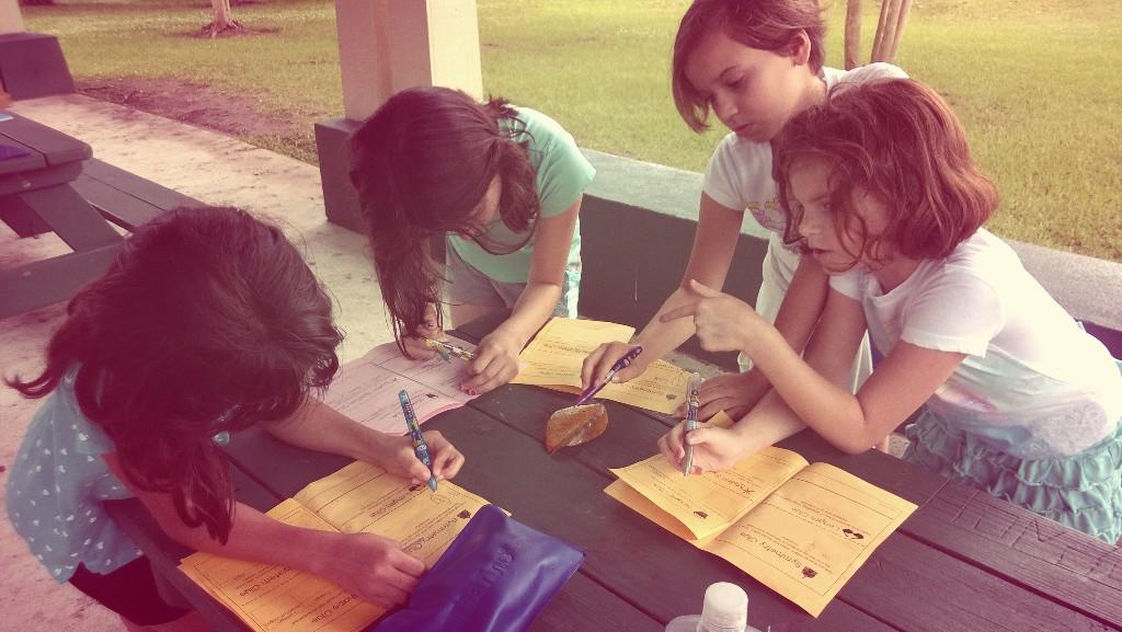 mrfarnumsclass's tweet image. Math scavenger hunt on Outdoor Day! #OutdoorEd #classjoy