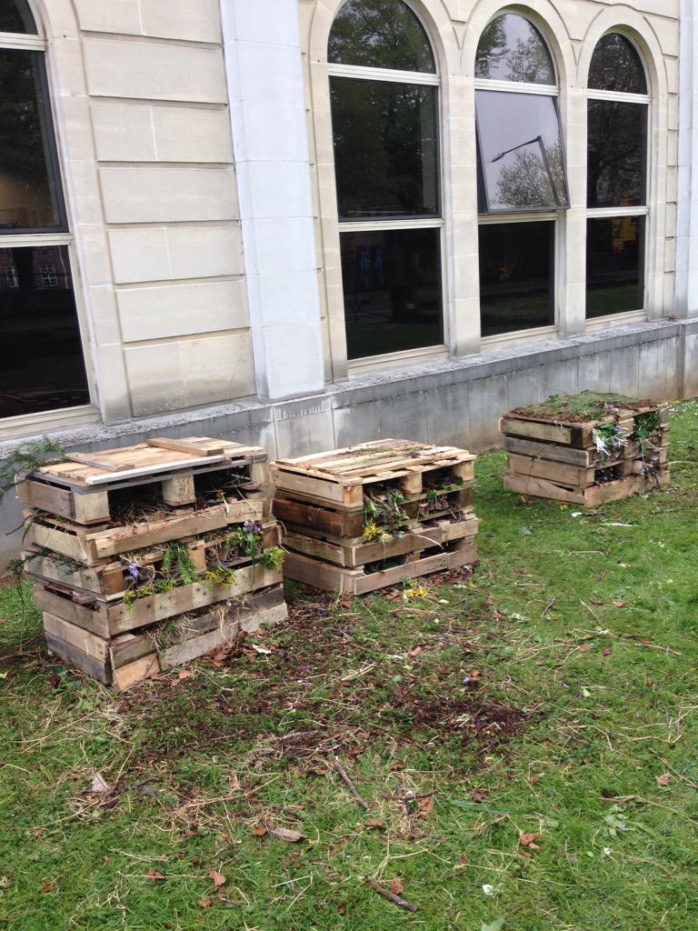 50 kids, 10 volunteers, 4hrs &amp; buckets of enthusiasm created 3 #bug homes with me &amp; <a href="/bugboybaker/">Nick Baker</a> #mywildcity <a href="/avonwt/">Avon Wildlife Trust</a>