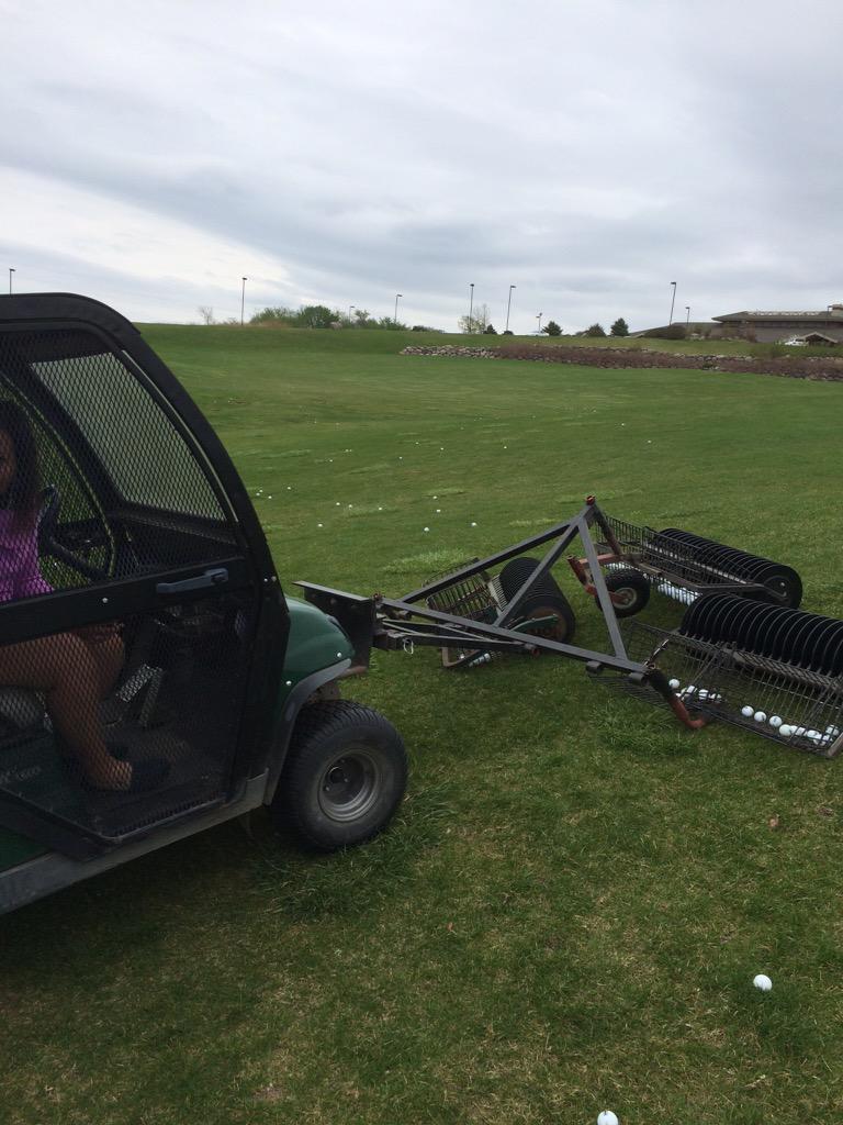 golftipaday's tweet image. Pickers can&apos;t go in reverse! I can&apos;t say it enough I guess. #springproblems #trustmeiknow