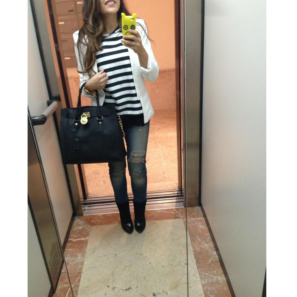 ColgandoArmario's tweet photo. Que alegría me da de cruzar por fin la puerta del #momentoascensor que me lleva a casa... #lookdeldia #blog #outfit http://t.co/PgIRGRB4iX