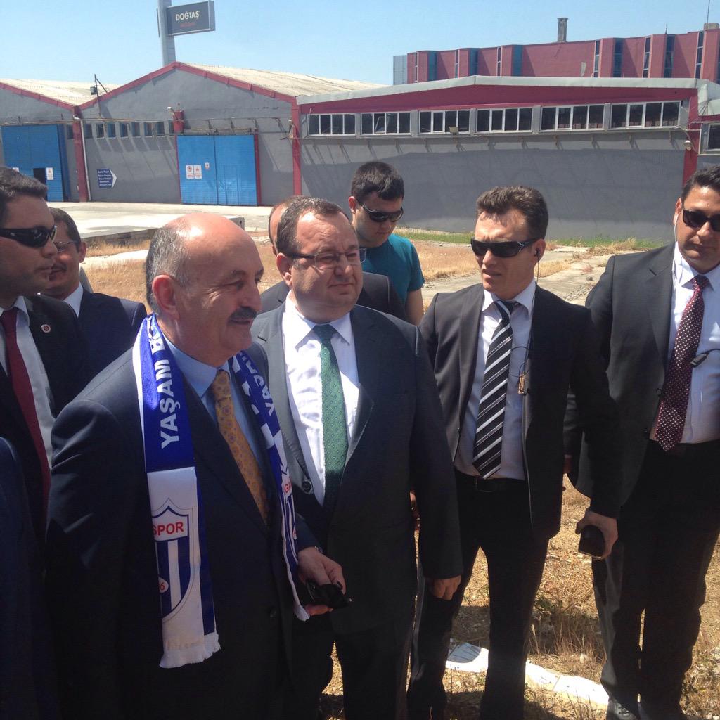 sadandogan's tweet photo. Sağlık Bakanımız Sayın Dr. Mehmet MÜEZZİNOĞLU bugün fabrikamızı ziyaret etti http://t.co/kDanNyArgD