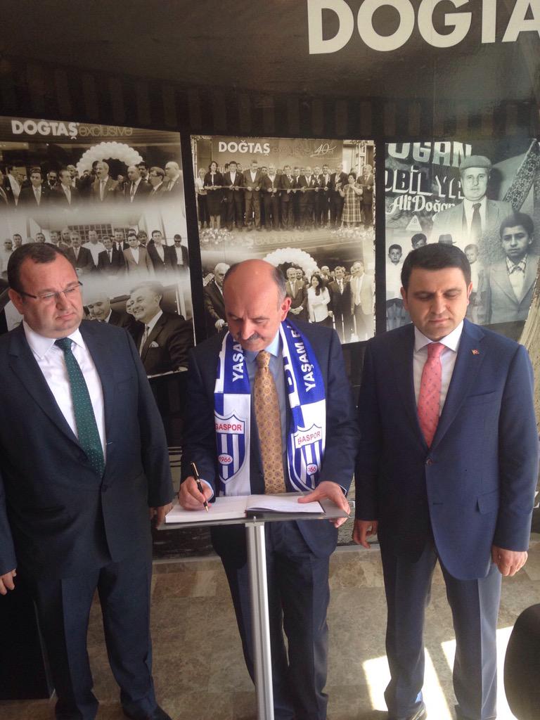 sadandogan's tweet photo. Sağlık Bakanımız Sayın Dr. Mehmet MÜEZZİNOĞLU bugün fabrikamızı ziyaret etti http://t.co/kDanNyArgD