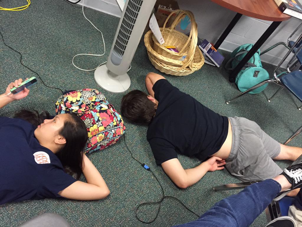 catharris12's tweet photo. Seniors in their natural habitat. http://t.co/0uXIiAGuRY