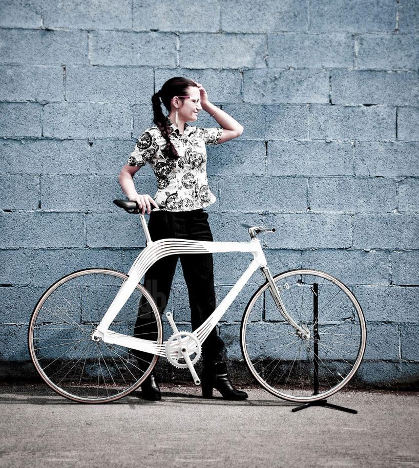 designboom's tweet photo. composite wood frame for aero #bike shown at #milandesignweek2015 
http://t.co/4JxmmSwNlQ http://t.co/4Eb4OhfWJi