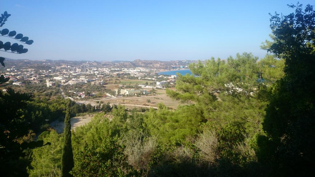 PeriklisTaverna's tweet photo. #faliraki from the south side.
Half hour walk from our #restaurant 
Find us @ top of #BarSt #lindos to #rhodes avenue http://t.co/Vn4Bl4QzsN
