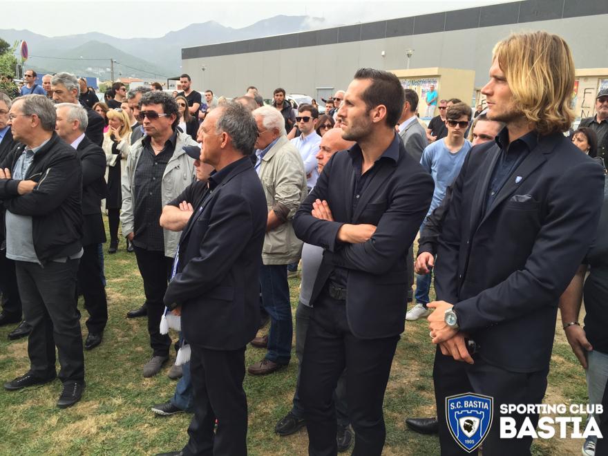 Prefet2B's tweet photo. #PREFET2B hommage aux victimes de Furiani
"@s_c_bastia: Era un cinque di maghju in li nostri campà #ricordu #5592 http://t.co/tSsdOnSf7U"