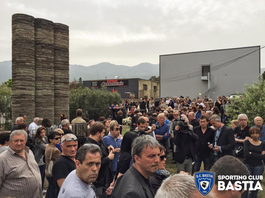 Prefet2B's tweet photo. #PREFET2B hommage aux victimes de Furiani
"@s_c_bastia: Era un cinque di maghju in li nostri campà #ricordu #5592 http://t.co/tSsdOnSf7U"
