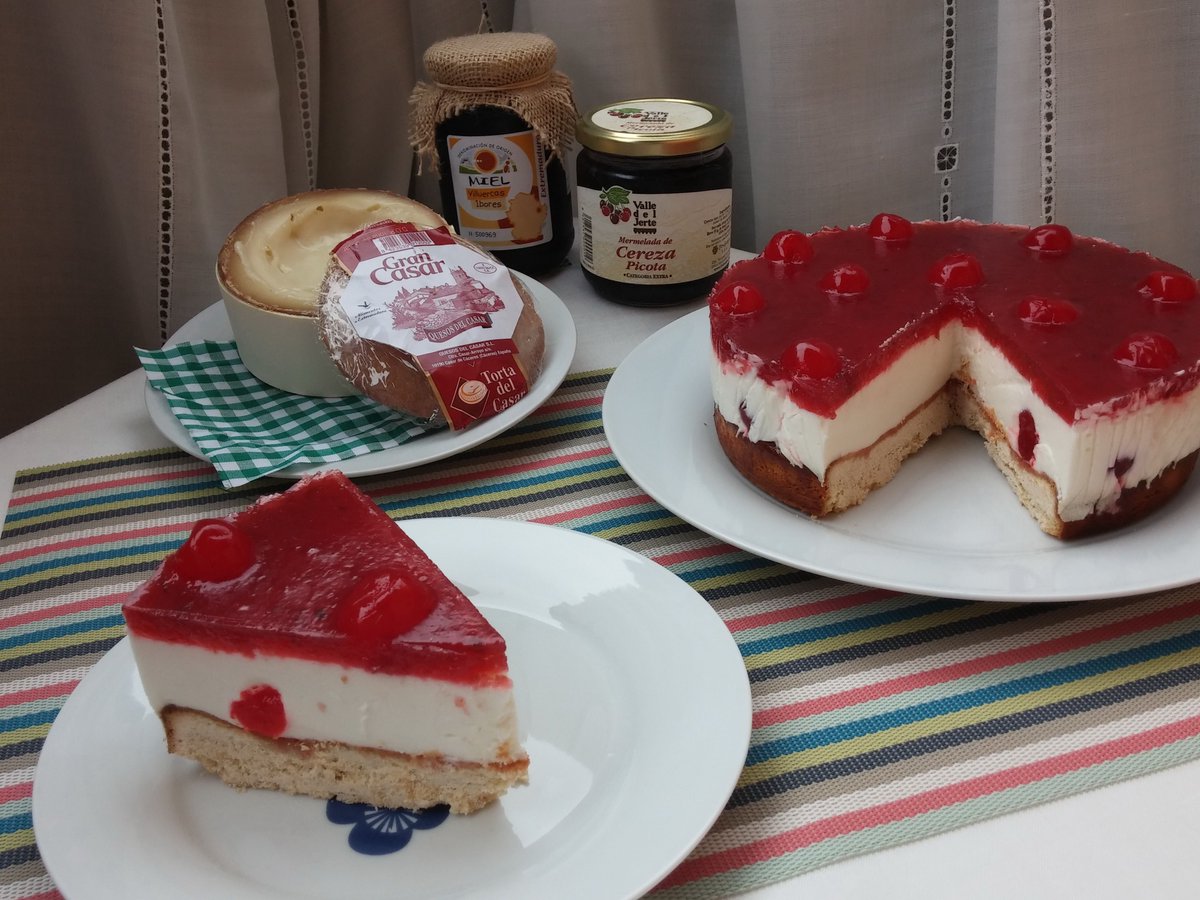CaceresCEG2015's tweet photo. Vota marcando favorito!! #CometeelWomad PASTEL FRESCO DE TORTA DEL CASAR Y CEREZA https://t.co/mJAOtgsiZA http://t.co/d8ZLMY9AQM