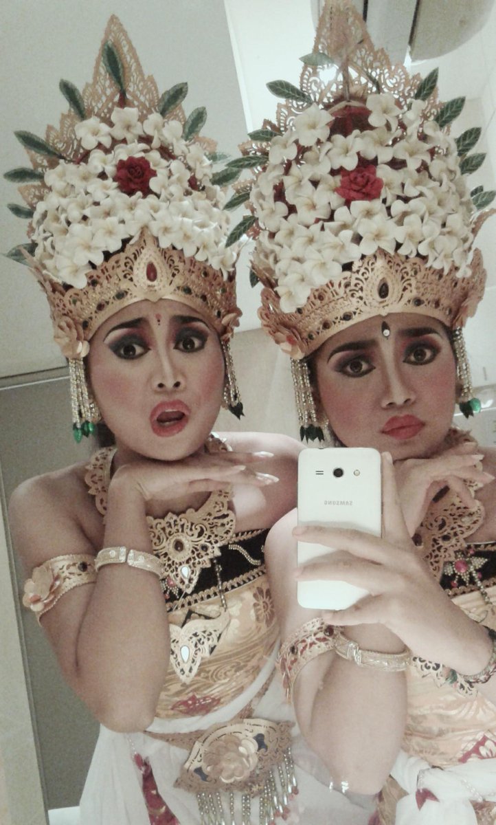 indrisuck's tweet photo. Jendela balii http://t.co/c8jKVCoU8j